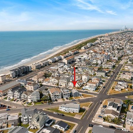 Spectacular 3 Bedroom Condo One Block To The Beach بريقانتاين المظهر الخارجي الصورة